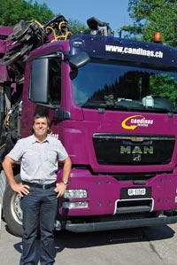 Meinrad Candinas entwickelte gemeinsam mit seinem Geschäftspartner und der Firma Doll den Biomasse-Transporter. / Foto: Oberer